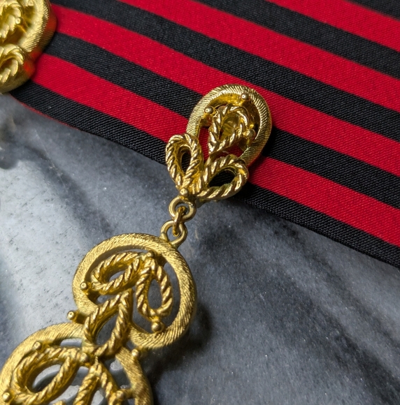 Trifari Textured Rope Openwork Dangle Gold Tone Clip On Earrings - Picture 3 of 9